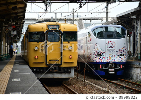 Hello Kitty Haruka 和 115 系列 89999822