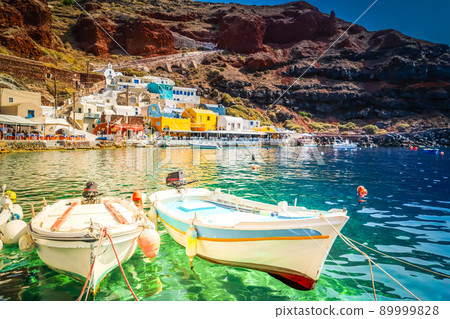 Amoudi bay, Santorini, Greece 89999828