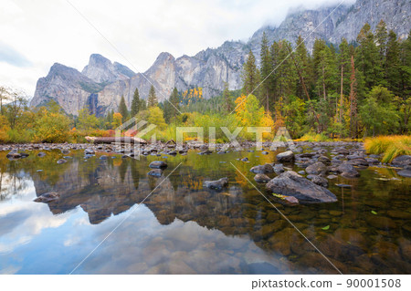 Autumn in Yosemite Autumn in Yosemite 90001508
