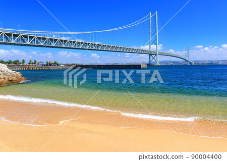[Hyogo Prefecture] Akashi Kaikyo Bridge under sunny weather 90004400