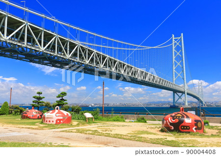 [兵庫縣]晴天下的明石海峽大橋 90004408