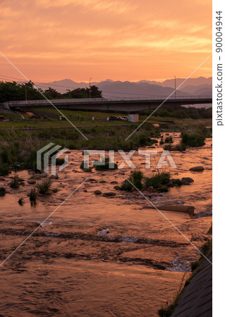 Kita Shinano at dusk, riverbed in Suzaka City Kita Shinano at dusk, riverbed in Suzaka City 90004944