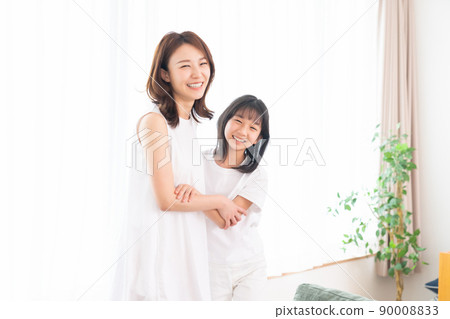 Smile parent and child Smile parent and child 90008833