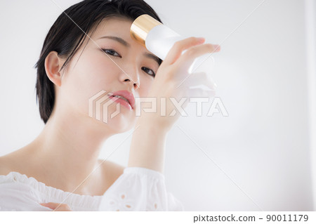 美容形像做護膚的年輕女人 美容形像做護膚的年輕女人 90011179