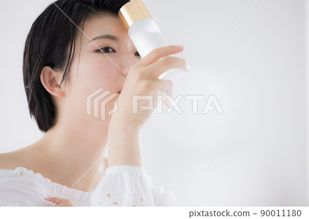 美容形像做護膚的年輕女人 美容形像做護膚的年輕女人 90011180