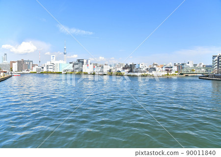 View of Mannen Bridge and Shin-Onagigawa Water Gate from Kiyosubashi / Sumida River (Koto-ku, Tokyo) [2022.3] 90011840