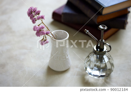 Statics and foreign books 90012184