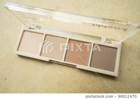 Yebe eyeshadow palette Yebe eyeshadow palette 90012470