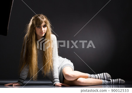 portait beautiful young woman. isolated jn white 90012533