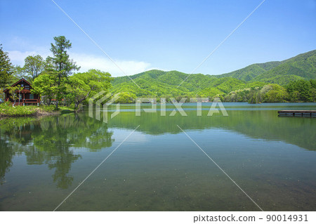 春天裡磐梯湖原原 春天裡磐梯湖原原 90014931