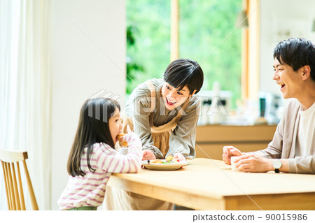 Family meal 90015986