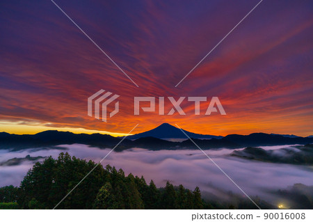 日出時的雲海和富士 90016008