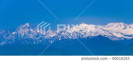 Superb view of the Tateyama mountain range from the Toyama Plain, Toyama City, Toyama Prefecture 90016265