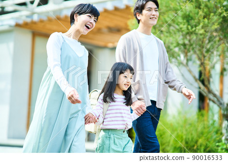 Family parent and child 90016533