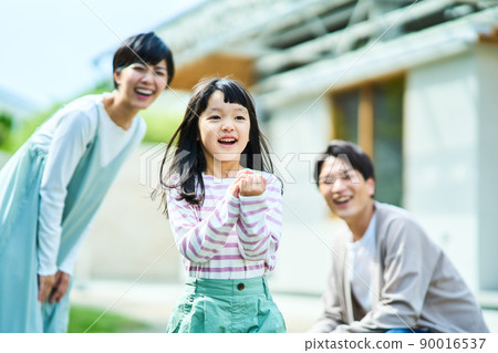 Elementary school parents and children 90016537