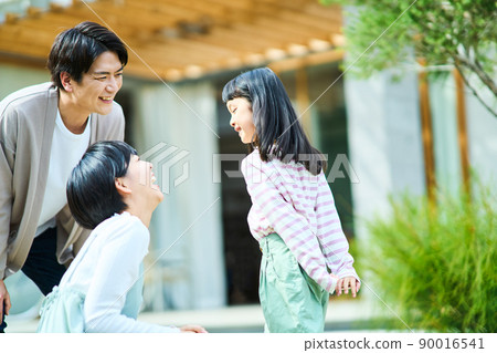 家庭戶外父母和孩子 90016541