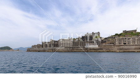 軍艦島(長崎縣羽島)的海岸風光 軍艦島(長崎縣羽島)的海岸風光 90016990
