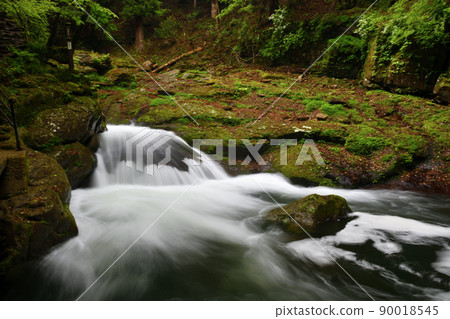Yin Yang Waterfall (Akame 48 Waterfalls) [Nabari City, Mie Prefecture] 90018545