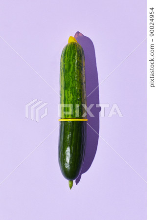 Single Cucumber with Condom 90024954