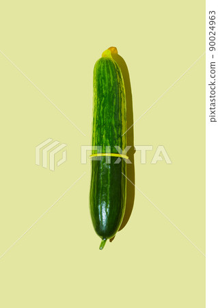 Cucumber with Condom Minimal Cucumber with Condom Minimal 90024963