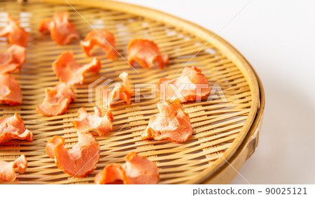 Sun-dried carrots, dried carrots to improve nutritional value, dried carrots, dried carrots, title change 90025121