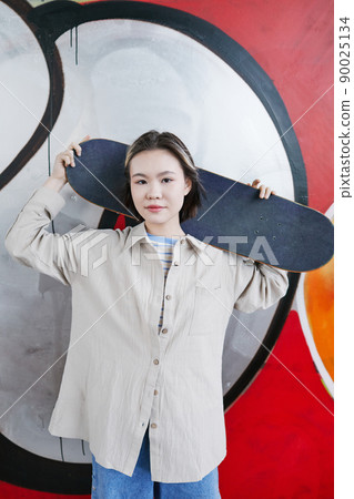 Teen Girl Skater 90025134