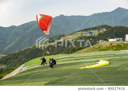 Paragliding 90027416