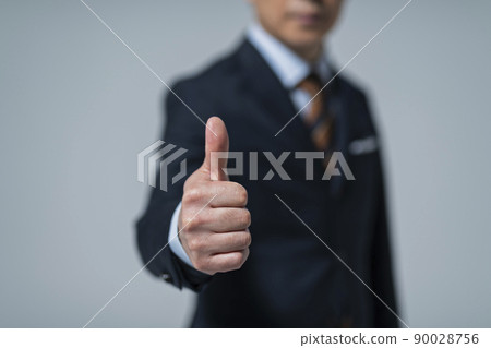 舉起大拇指的男人 90028756