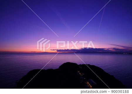 神奈川縣江之島海燭藤澤市的夜景 神奈川縣江之島海燭藤澤市的夜景 90030188