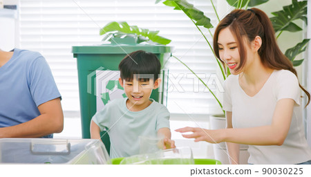 family recycle trash education family recycle trash education 90030225