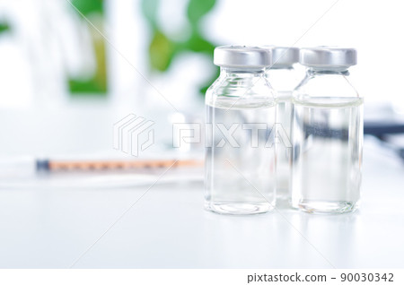 Syringe and vial Syringe and vial 90030342