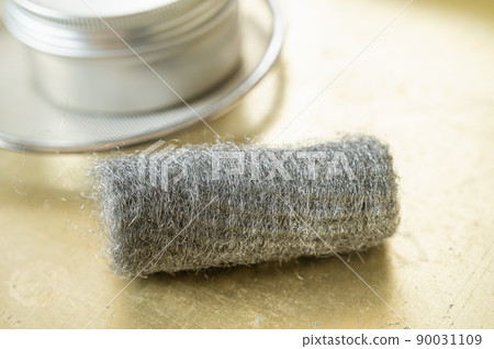 Steel wool scrubbing brush and alcohol stove 90031109