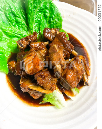 Chinese Shanghai cuisine, sugar pork ribs (spare ribs boiled in sweet and sour sauce) Chinese Shanghai cuisine, sugar pork ribs (spare ribs boiled in sweet and sour sauce) 90031762