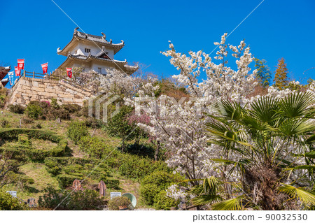 (Onomichi City, Hiroshima Prefecture) Innoshima Suigun Castle, where cherry blossoms bloom 90032530