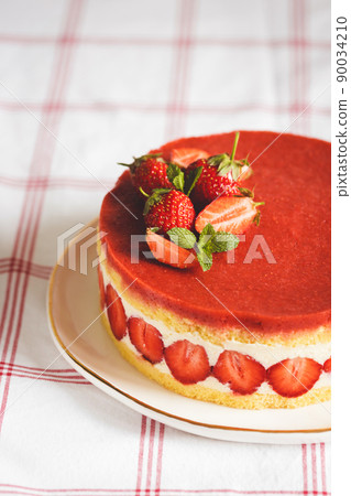 French strawberry cake Fraisier. 90034210