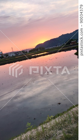 A sunset A sunset 90034379