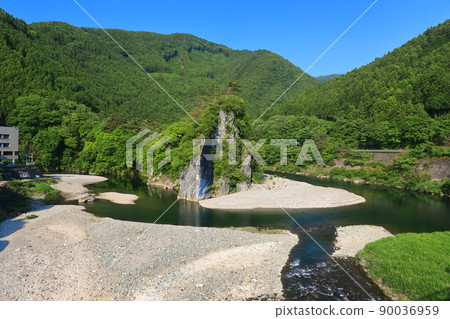 [Ehime Prefecture] Mimidodake (Niyodo River) under fine weather 90036959