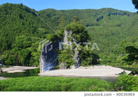 [愛媛縣] 晴好時的御禦岳（仁淀川） 90036969