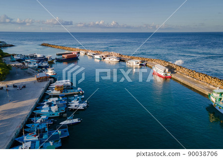 Aerial view of Fuvahmulah Harbour, Maldives 90038706