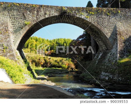 Autumn Tsujun Bridge, Nagahara, Koriyama-cho, Kamimashiki-gun, Kumamoto Prefecture Autumn Tsujun Bridge, Nagahara, Koriyama-cho, Kamimashiki-gun, Kumamoto Prefecture 90039553