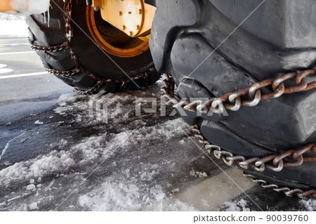 Snowplow tire chains, wheel loaders Snowplow tire chains, wheel loaders 90039760