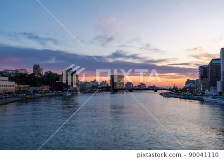 Nusamai Bridge: Sunset and sunset over the Kushiro River Nusamai Bridge: Sunset and sunset over the Kushiro River 90041110