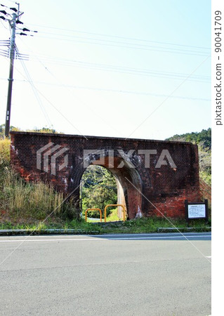 岡垣町的Ebitsu紅磚拱門 岡垣町的Ebitsu紅磚拱門 90041709