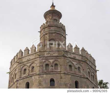 Giralda, bell tower of the cathedral of the city of Seville, in Andalusia (Spain) Giralda, bell tower of the cathedral of the city of Seville, in Andalusia (Spain) 90042305