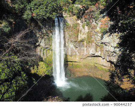 熊本縣上敷郡大和町長原五羅加瀑布的彩虹 90044237