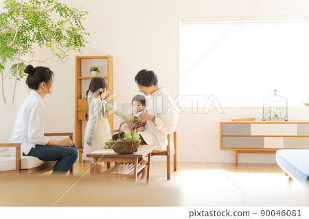 Indoor family living Indoor family living 90046081