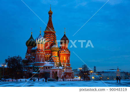 St. Basil's Cathedral on Red Square in Moscow St. Basil's Cathedral on Red Square in Moscow 90048319