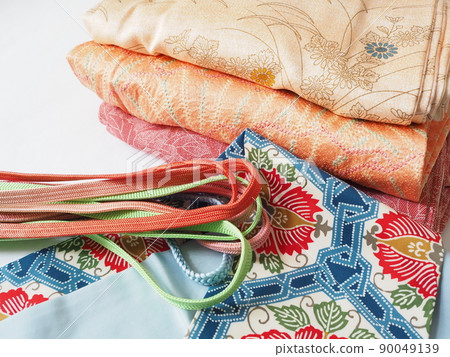 Folded kimono, obi, obi tie 90049139