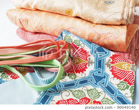 Folded kimono, obi, obi tie 90049140