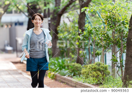 Running women 90049363